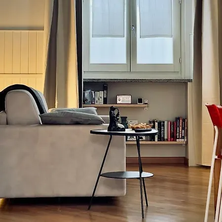 Loft Labo - Cozy Loft Authentic Suburbs Apartment *