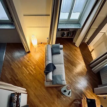 Loft Labo - Cozy Loft Authentic Suburbs Apartment *