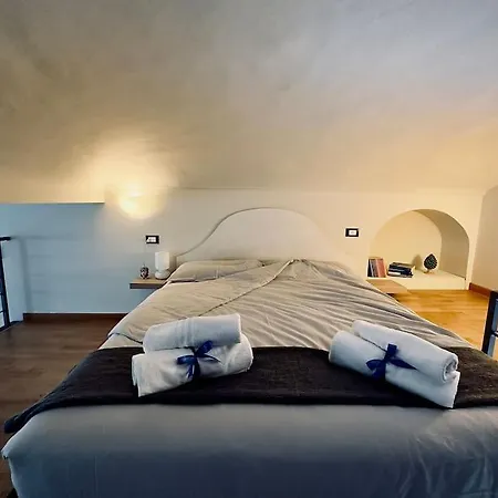 Loft Labo - Cozy Loft Authentic Suburbs Apartmán