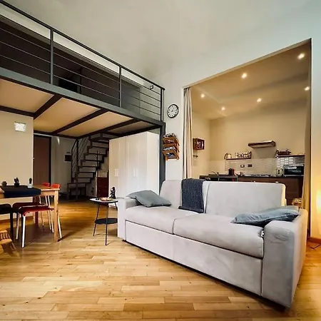 Loft Labo - Cozy Loft Authentic Suburbs Apartment *
